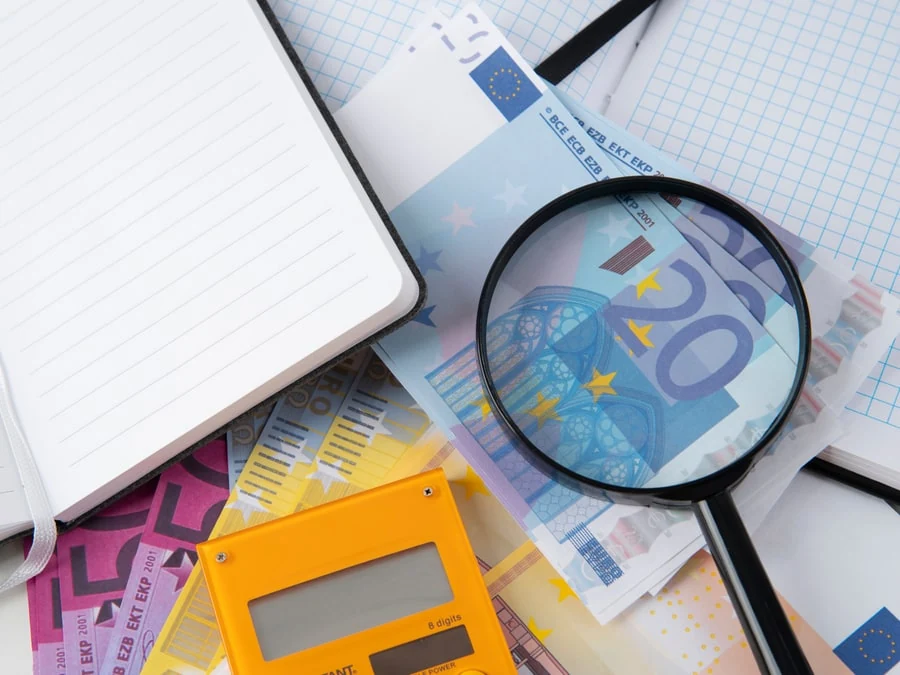 Burs ve finansman seçenekleri için bütçe çalışması