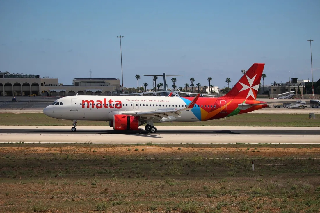 Malta Uluslararası Havalimanı’nda Air Malta uçağı