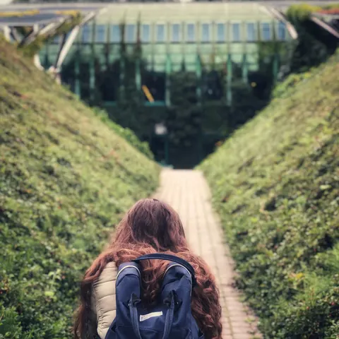 polonya hero varsova universite kutuphanesi