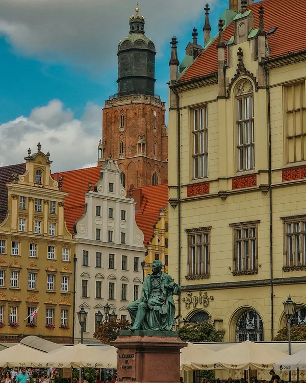 Wrocław Pazar Meydanı'ndaki tarihî belediye binası